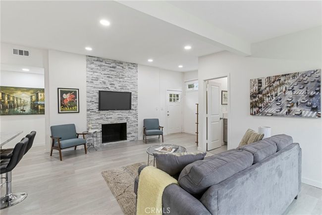 7335 Kyle St, House other with 3 bedrooms, 3 bathrooms and null parking in Tujunga CA | Image 9