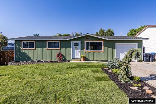 230 Elm St, Green River, WY, 82935-4714 | Card Image