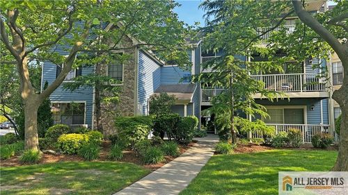 258-258 Crosspointe Dr, East Brunswick, NJ, 08816-1846 | Card Image