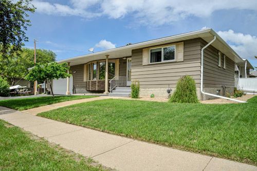 5102 54 Ave, Camrose, AB, T4V3C9 | Card Image