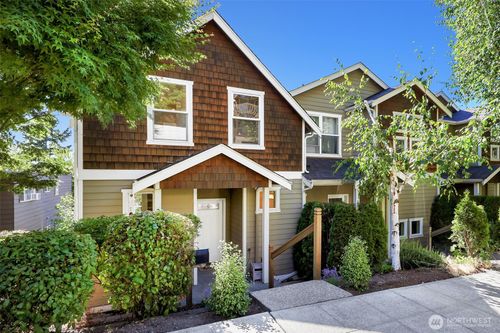 2063 13th Ave W, Seattle, WA, 98119-2711 | Card Image