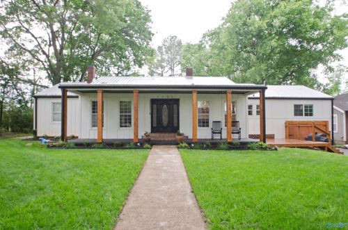 1105 9th St Se, Decatur, AL, 35601-4227 | Card Image