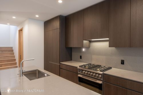 23-165 N Glenwood St, Jackson, WY, 83001-8761 | Card Image