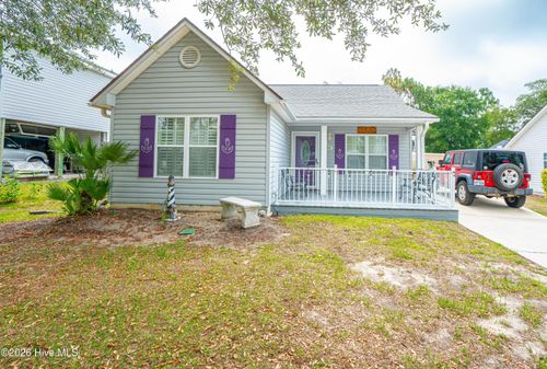 130 Ne 11th St, Oak Island, NC, 28465-6401 | Card Image