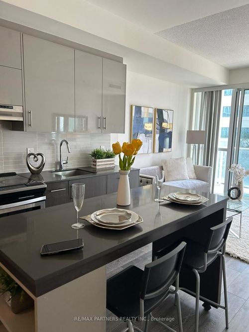 317-180 Fairview Mall Dr, Toronto, ON, M2J0G4 | Card Image