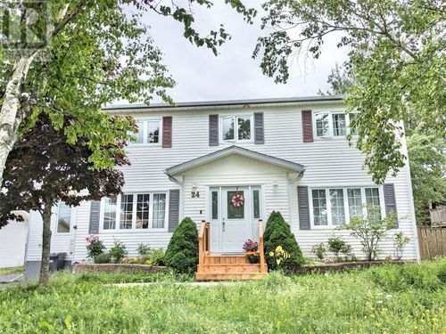 24 Ireland Dr, Grand Falls-Windsor, NL, A2A2T4 | Card Image
