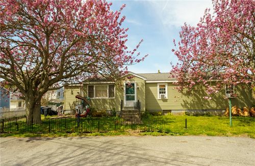 54 Homer Street, Newport, RI, 02840 | Card Image