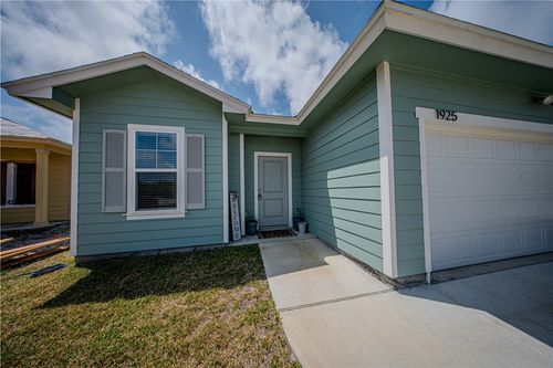 1925 Lighthouse Lake Ln, Aransas Pass, TX, 78336-1942 | Card Image