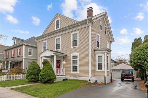 5 Elliott Place, Newport, RI, 02840 | Card Image