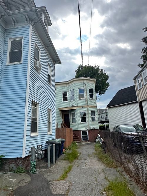 30 Summer St, Somerville, MA, 02143 | Card Image