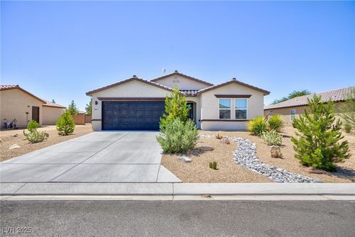 3843 E Gunnison Ave, Pahrump, NV, 89061-0102 | Card Image