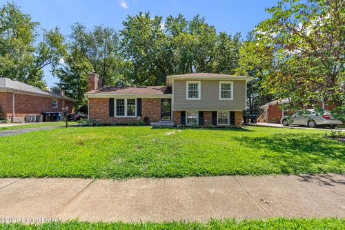 9306 Trentham Ln, Louisville, KY, 40242-3382 | Card Image
