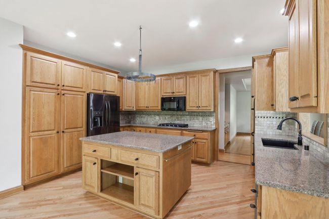 3134961 Chapel Ridge Rd, House other with 3 bedrooms, 2 bathrooms and null parking in Hartland WI | Image 12