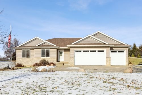 11 Valley Forge Drive, Lisbon, IA, 52253 | Card Image