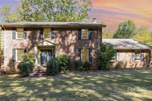 4529 Creemore Dr, Charlotte, NC, 28213-5306 | Card Image