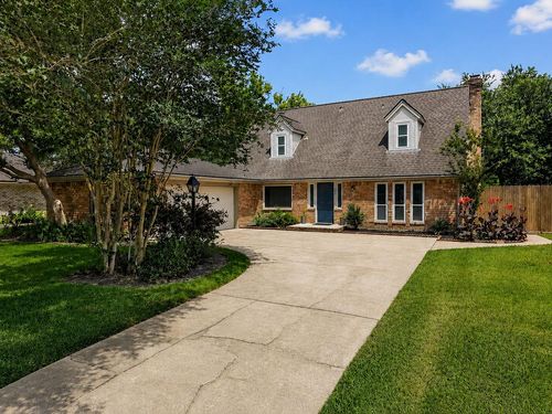 209 Palm Aire Dr, Friendswood, TX, 77546-5640 | Card Image
