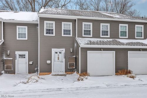 5-1689 Walnut Ln, Rocky River, OH, 44116-2307 | Card Image