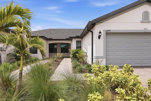 6499 Silverstar Dr, Sarasota, FL, 34240-2367 | Card Image
