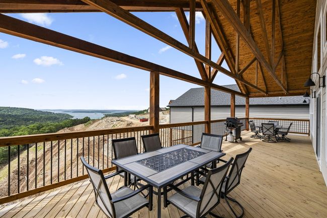 Outdoor Dining | Image 15