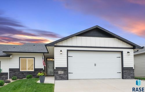5402 S Bahnson Ave, Sioux Falls, SD, 57108-3073 | Card Image