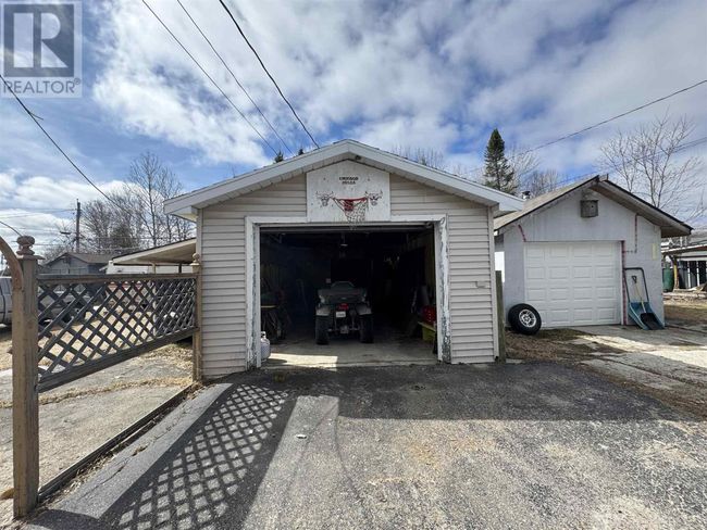 12 Redwing Ave, Home with 3 bedrooms, 2 bathrooms and null parking in Manitouwadge ON | Image 33