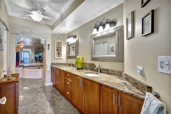 APT-2-3 - 5051 N Highway A1a, House attached with 4 bedrooms, 4 bathrooms and null parking in Hutchinson Island FL | Image 17