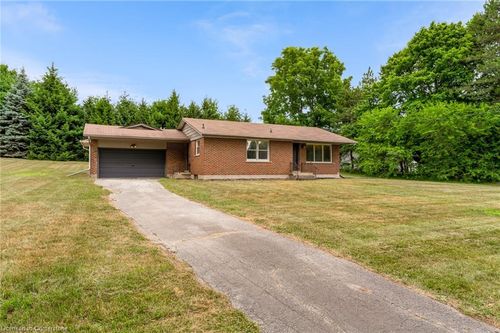 489 Memorial Dr, Fenwick, ON, L0S1C0 | Card Image