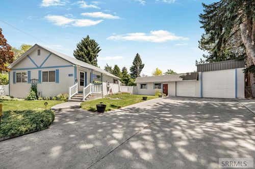 877 Flora Cir, Idaho Falls, ID, 83401-4917 | Card Image