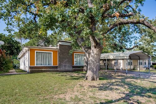 304 Se 19th St, Mineral Wells, TX, 76067-7065 | Card Image