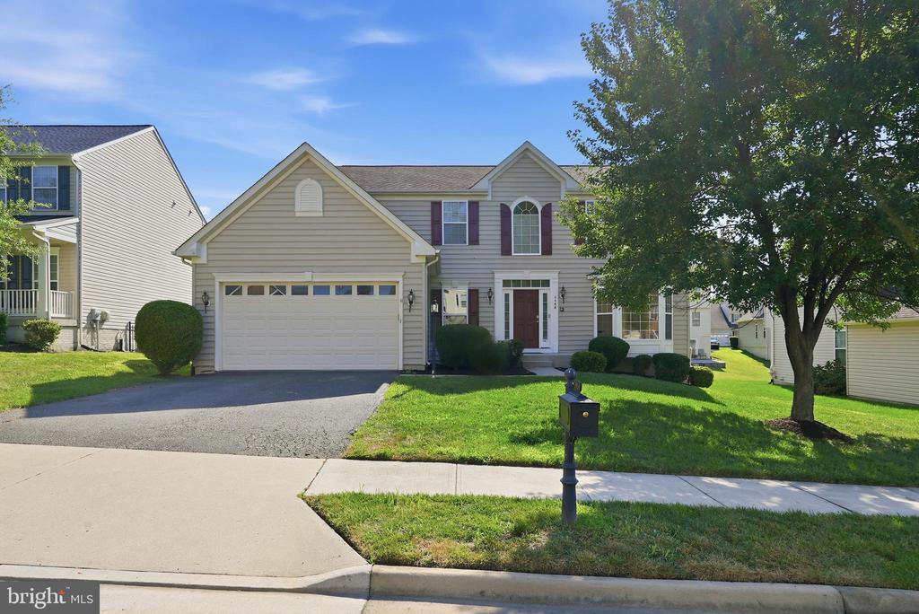 Residential in WOODBRIDGE