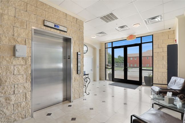 UNIT-301 - 800 E 15 Th St, Condo with 2 bedrooms, 2 bathrooms and null parking in Plano TX | Image 7