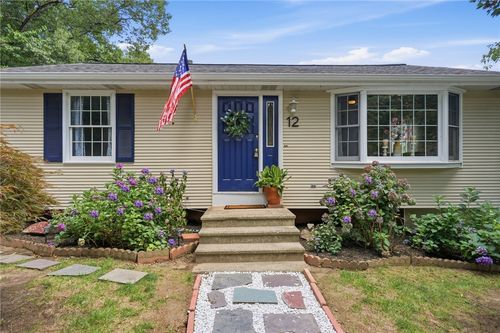12 View St, Lincoln, RI, 02865-3517 | Card Image