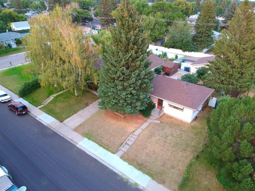 1009 18 St N, Lethbridge, AB, T1H3H4 | Card Image