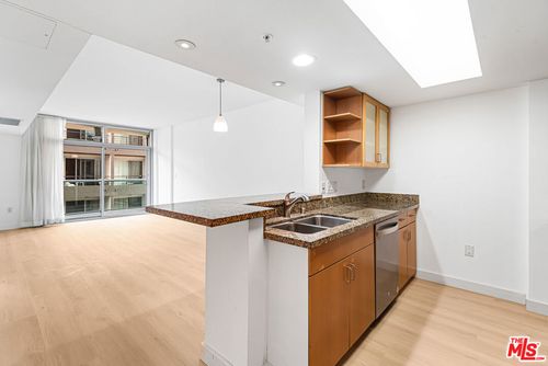 unit-421-13700 Marina Pointe Dr, Marina del Rey, CA, 90292-9258 | Card Image