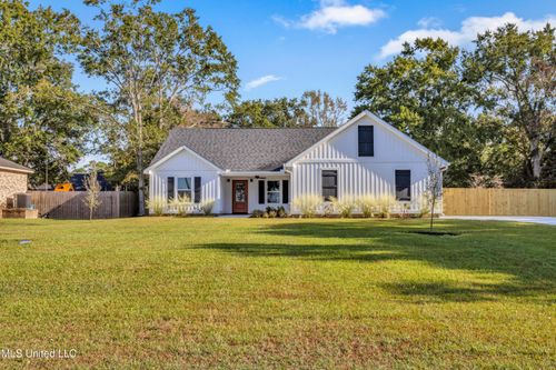 609 Tantallon Dr, Ocean Springs, MS, 39564-8905 | Card Image