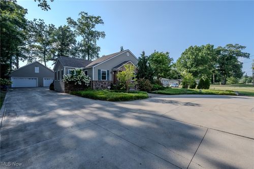 12150 N Boone Rd, Columbia Station, OH, 44028-9630 | Card Image