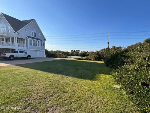 4370 Island Dr, N Topsail Beach, NC, 28460-8218 | Card Image