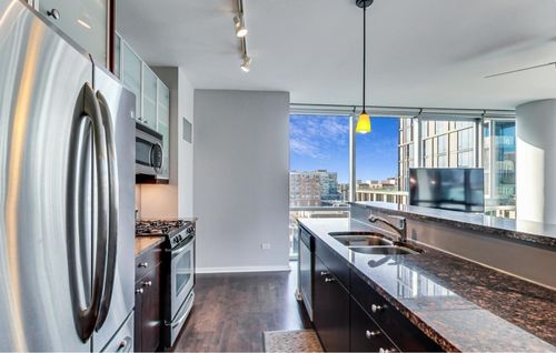 701b-123 Green St, Chicago, IL, 60607-3491 | Card Image