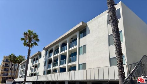apt-m123-13900 Panay Way, Marina del Rey, CA, 90292-6133 | Card Image