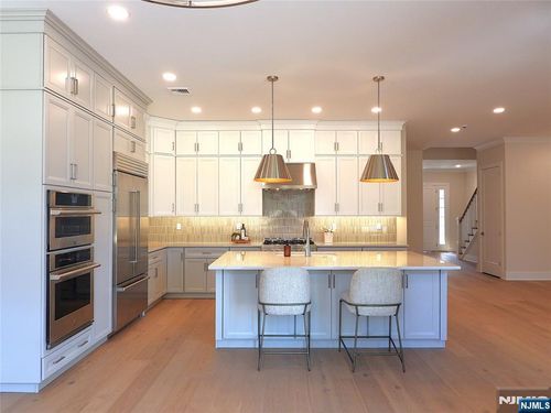 8 Royal Birkdale Ct, River Vale, NJ, 07675-6568 | Card Image