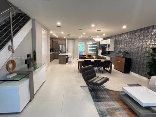 10355-10355 Nw 66th St, Doral, FL, 33178-3883 | Card Image