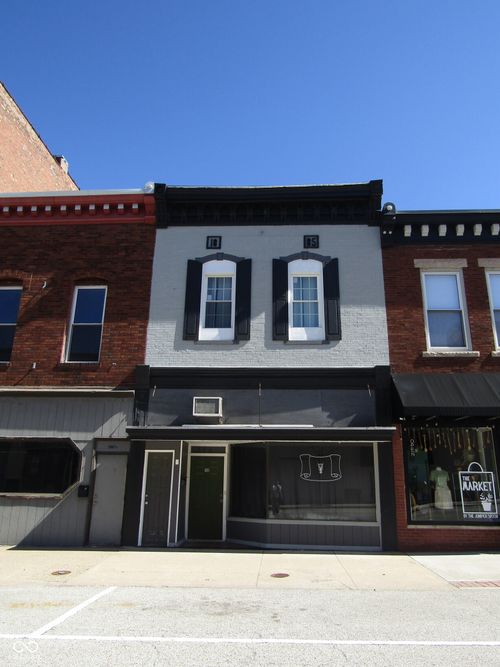 110 S Green St, Crawfordsville, IN, 47933-2506 | Card Image