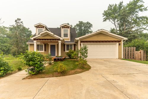1 Maple Village Ct, Ann Arbor, MI, 48103-4976 | Card Image