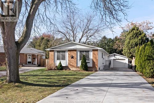 2957 Brimley Dr, Windsor, ON, N8R1L9 | Card Image