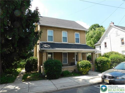 1352 Main St, HELLERTOWN, PA, 18055-1323 | Card Image