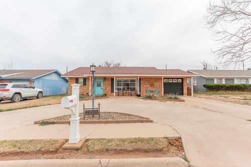 2205 Cecilia St, Big Spring, TX, 79720-6813 | Card Image
