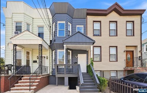363 Forrest St, Jersey City, NJ, 07304-2207 | Card Image
