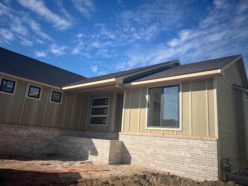 5013 N Emerald Ct, Maize, KS, 67101-8717 | Card Image