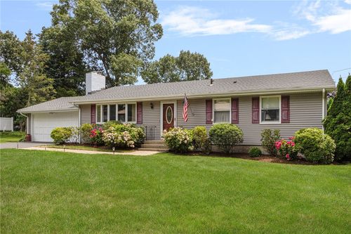 68 Birchwood Dr, Narragansett, RI, 02882-1020 | Card Image