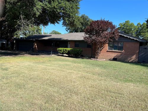 5828 Cynthia Cir, North Richland Hills, TX, 76117-2811 | Card Image